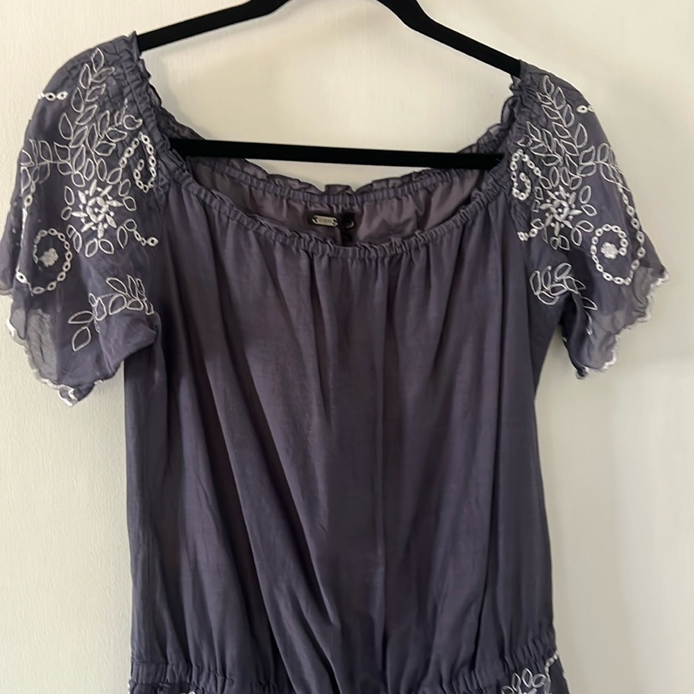 Guess blue dress with white floral stitching. Size 5